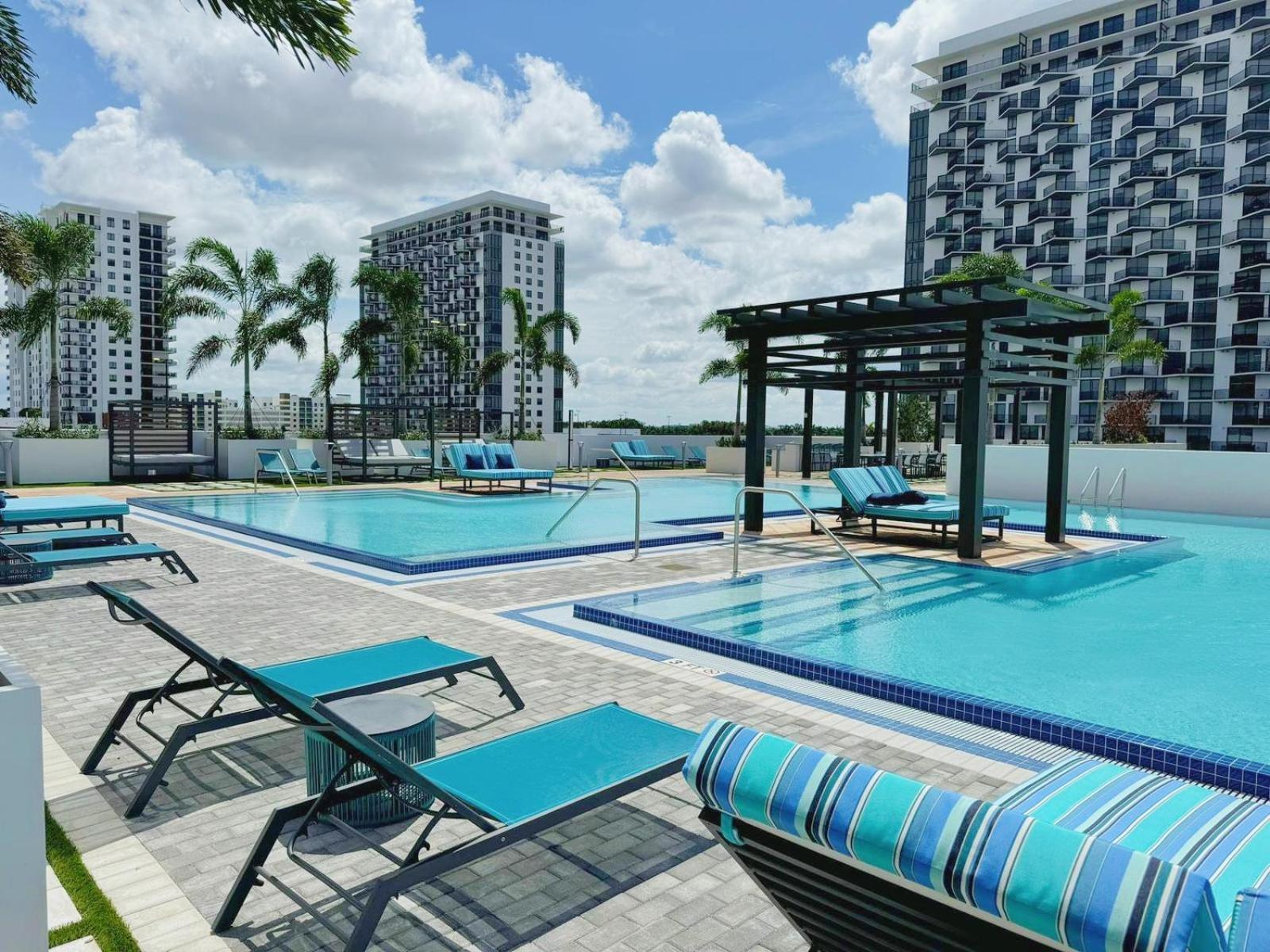 Cozy 1- 1 Bedroom Steps From Downtown Doral Park Μαϊάμι Εξωτερικό φωτογραφία